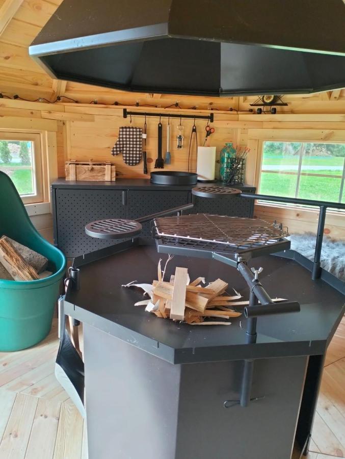 Вилла Tiny House Вельке-Карловице Экстерьер фото
