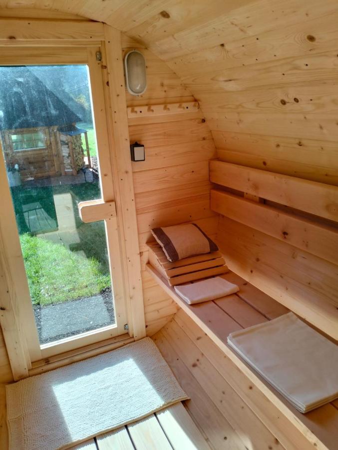 Вилла Tiny House Вельке-Карловице Экстерьер фото