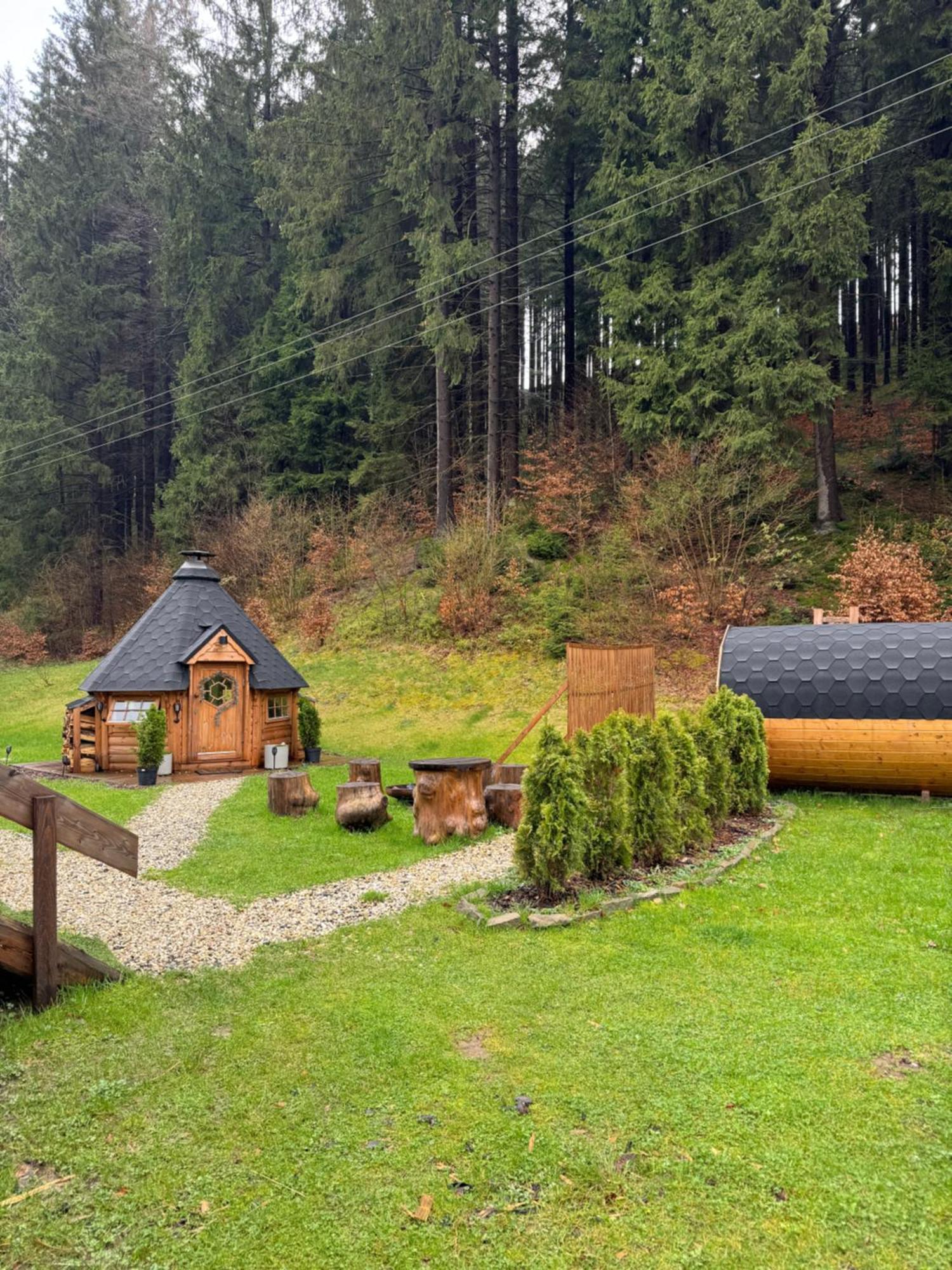 Вилла Tiny House Вельке-Карловице Экстерьер фото